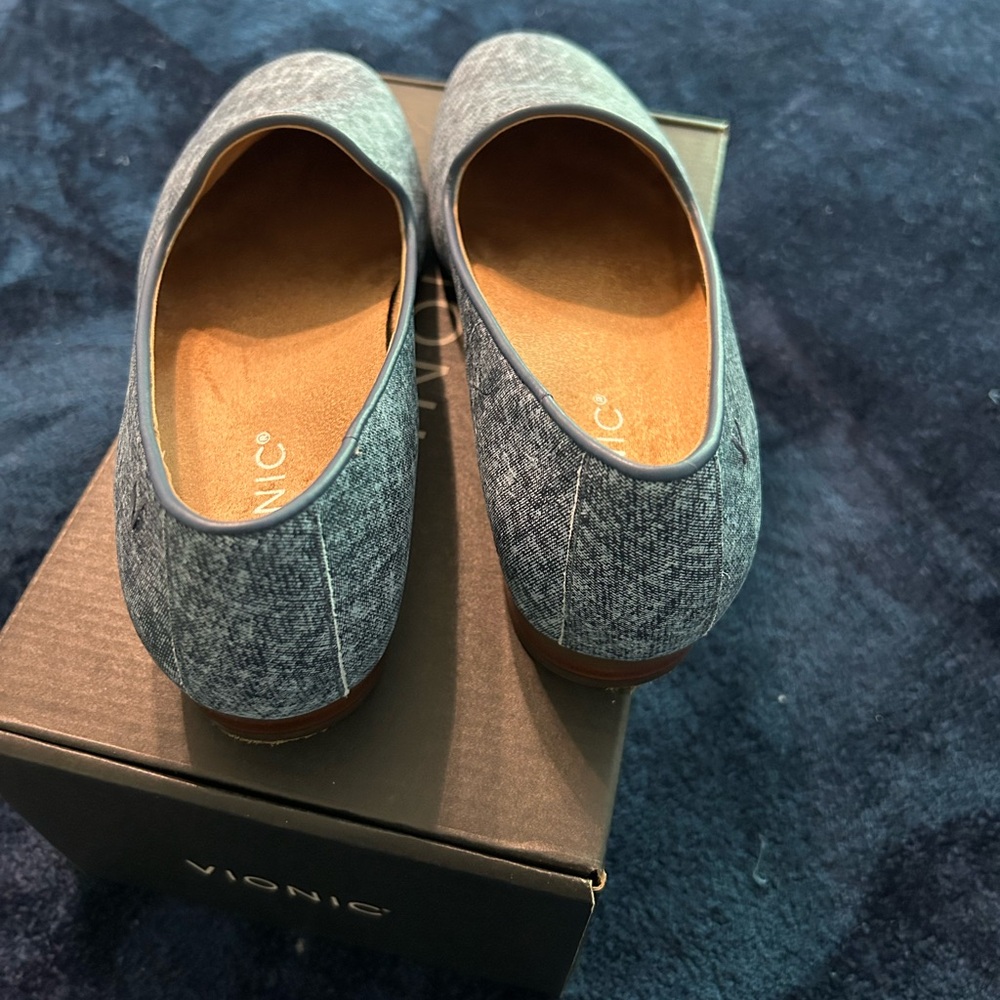 Vionic Women’s Willa Denim Loafers size 7 - Picture 3 of 5